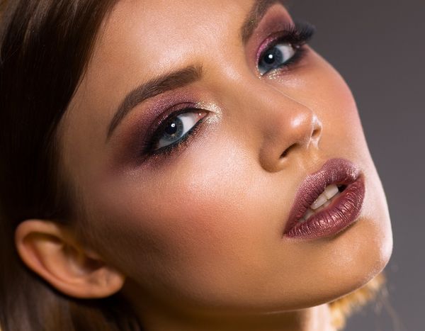Tajniki tworzenia idealnego makijażu z pomocą wysokiej jakości kosmetyków