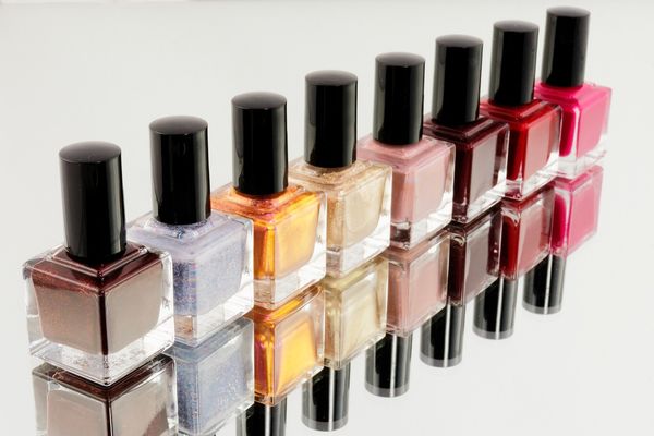 Jak zgubić złe przyzwyczajenia i zaczynać manicure od właściwej bazy?